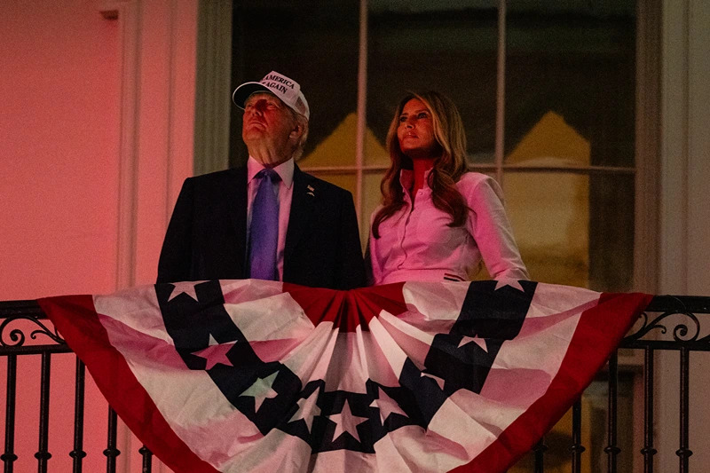Melania dances alongside Trump to celebrate the Fourth of July at the White House