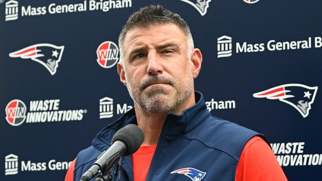 Mike Vrabel reprimands reporter for asking the same question over and over