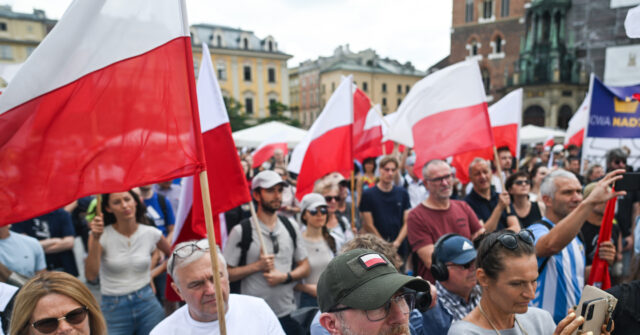 More than 100 Protests Against Mass Migration Take Place Throughout Poland