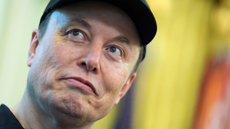 Musk announces he will support Massie during renewed Trump dispute