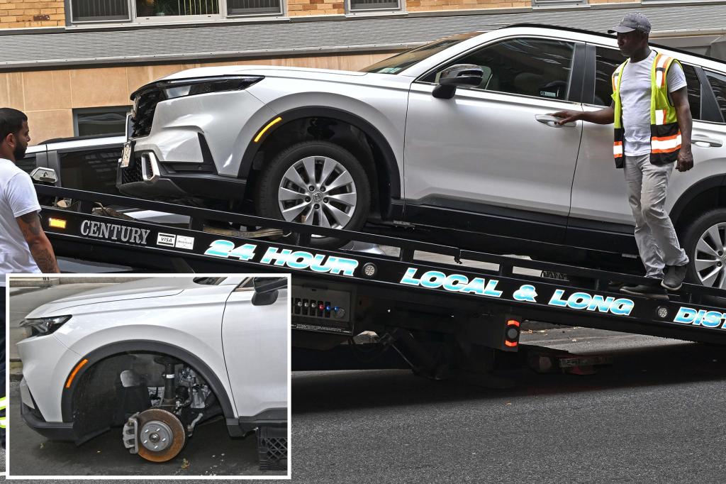 New Yorkers remain unbothered as thieves steal all four tires from cars close to Gracie Mansion: 'Just another day here'