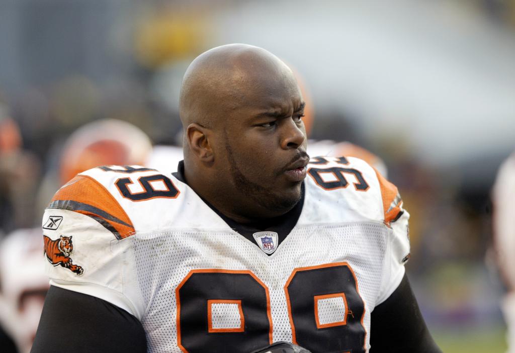 Oliver Gibson, ex-NFL defensive lineman, has passed away at 53