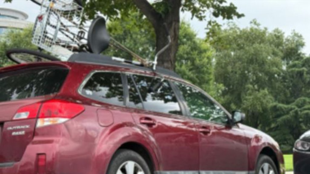 Oregon man taken into custody near US Capitol reportedly had several weapons in his vehicle.