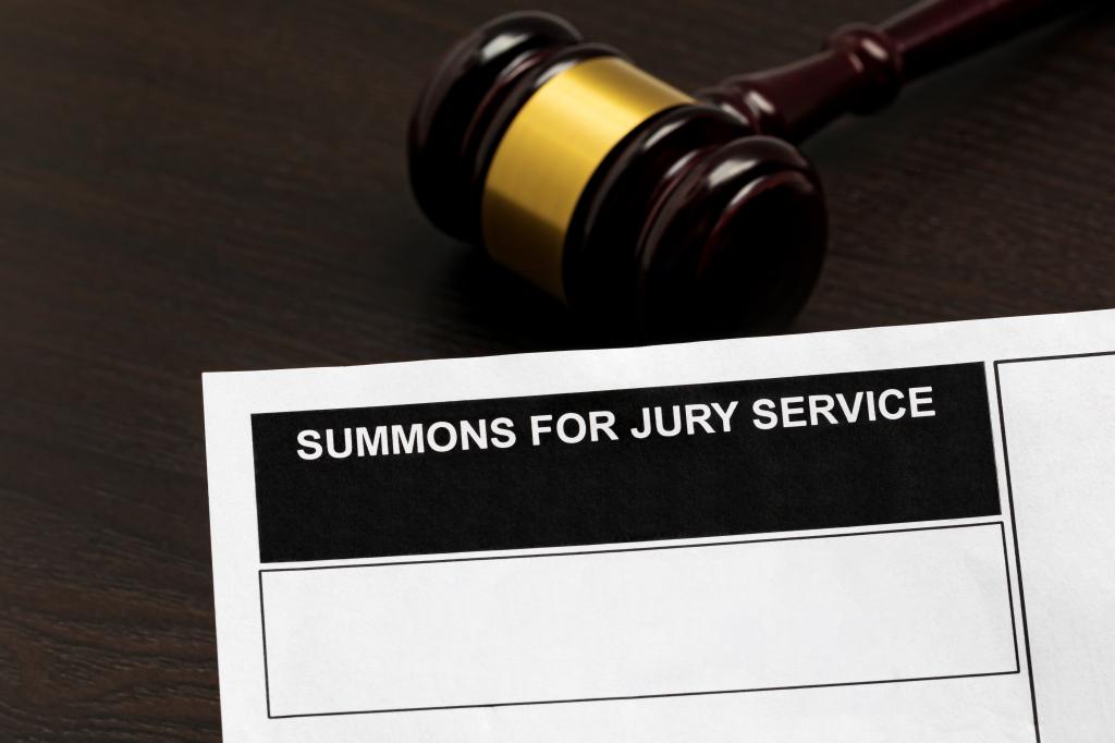 Possible fraud victim alerts others about a 'jury duty scam' that nearly swindled her out of money