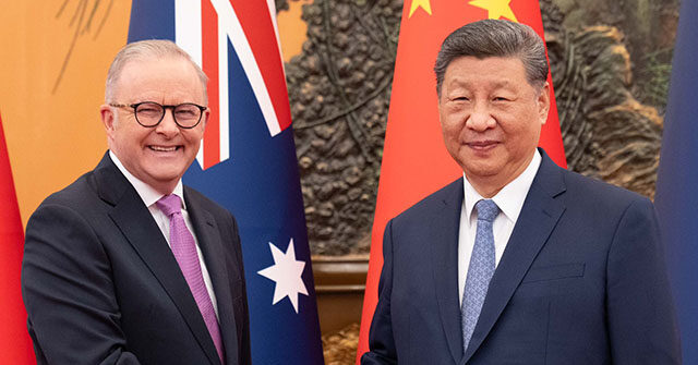 Prime Minister of Australia Leads a Large Business Group to China