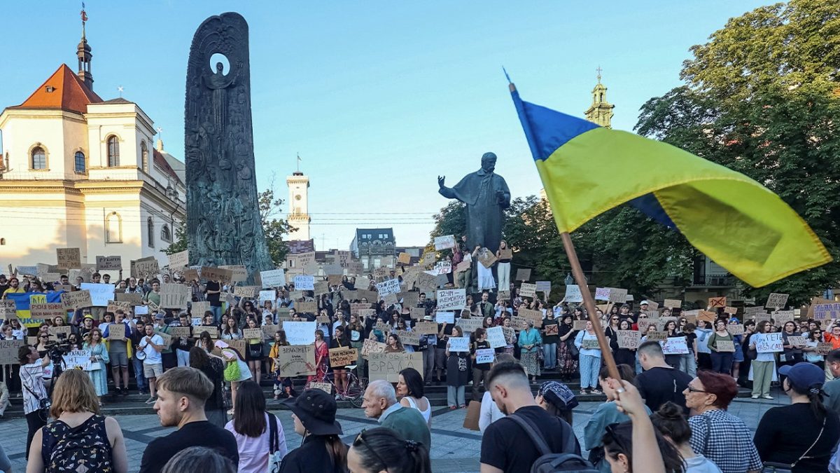 Protests erupt throughout Ukraine over anti-corruption legislation as Zelenskyy blames Russia.