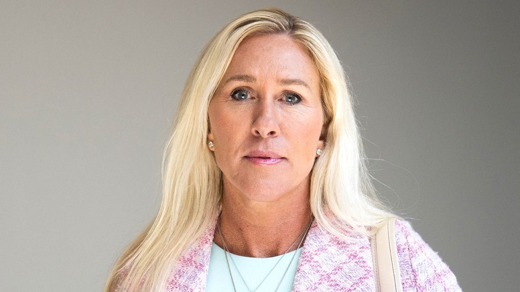 Rep. Greene announces a bill to count only citizens in the new census