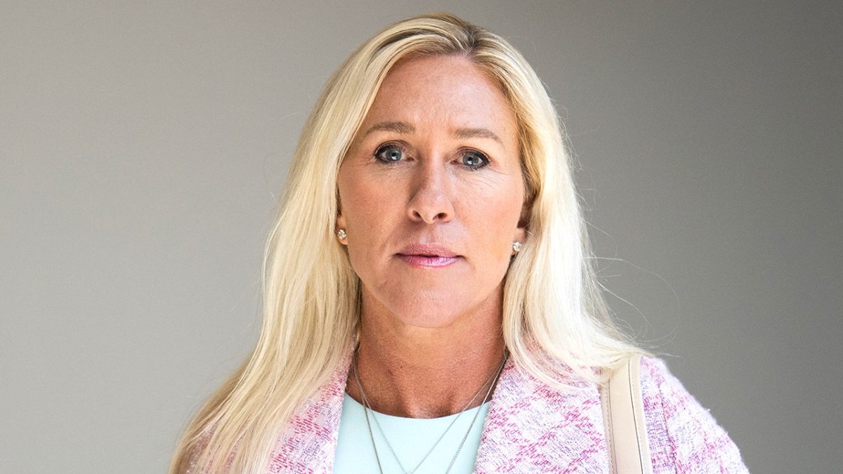 Rep. Greene announces a bill to count only citizens in the new census