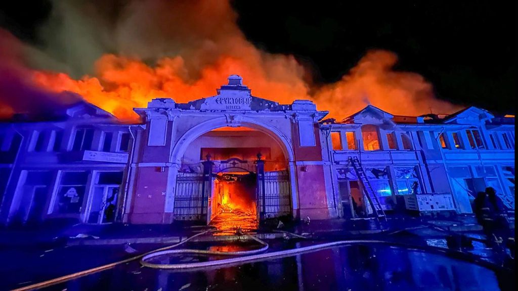 Russia and Ukraine strike Black Sea tourist towns following unsuccessful peace talks