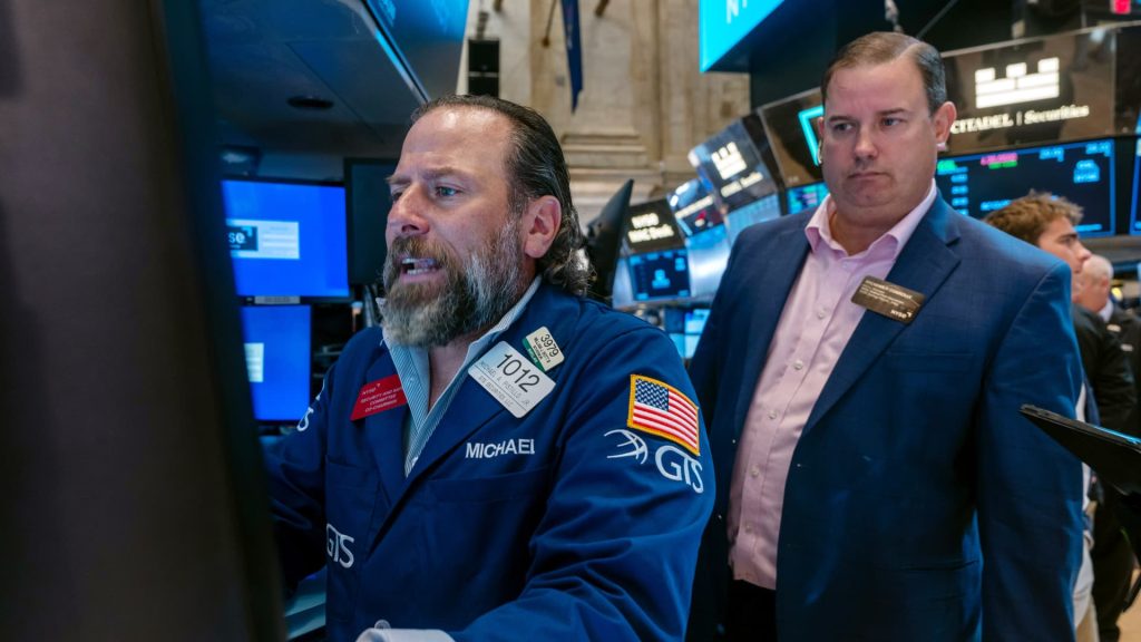 S&P 500 loses its advance and dips after EU trade agreement as traders prepare for a hectic week: Live updates