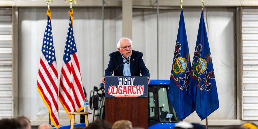 Sanders Suggests 'Pensions for Everyone' While Trump Plans to Allow Private Equity in 401(k)s