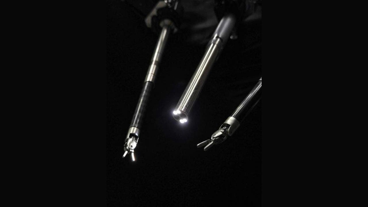 Self-operating surgical robot successfully removes gallbladder with perfect accuracy.