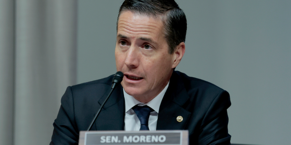 Senator shows disturbing images of a woman's injured face following a mob assault in Cincinnati