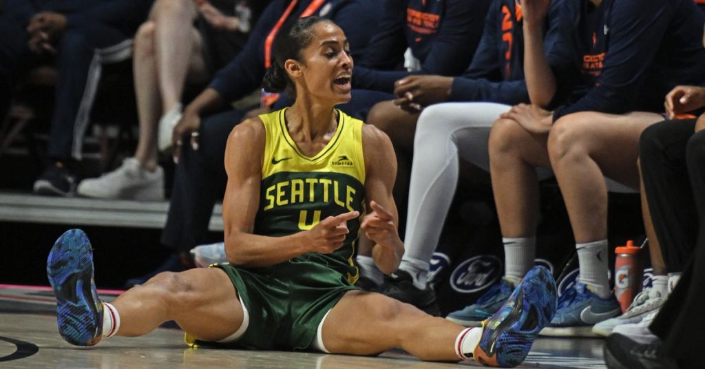 Skylar Diggins combines reliability and excitement to create her unique style of basketball