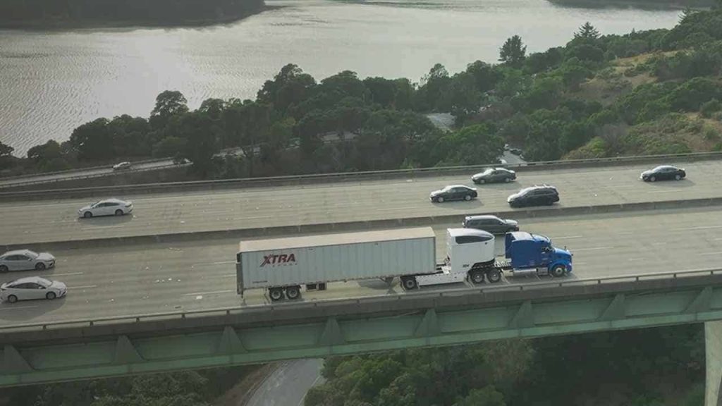 Smart electric vehicle trick may transform diesel trucking