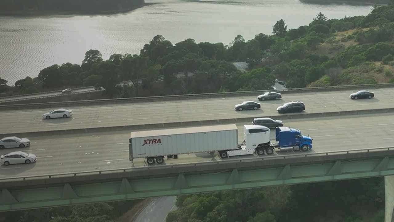 Smart electric vehicle trick may transform diesel trucking