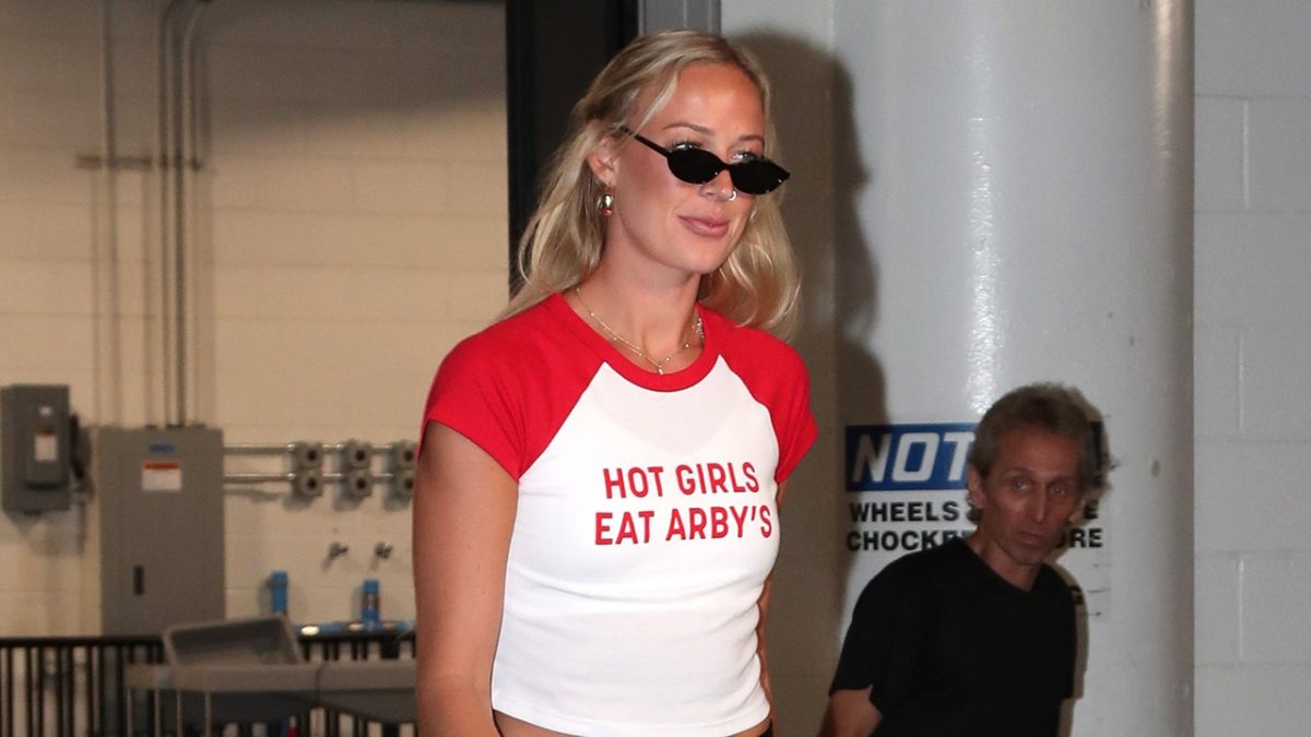 Sophie Cunningham from Fever catches attention ahead of game against Sky