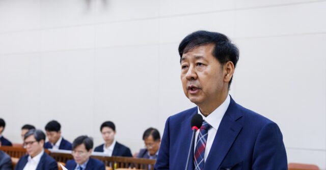 South Korea Sends Samsung Leader and Finance Minister for Urgent U.S. Trade Discussions