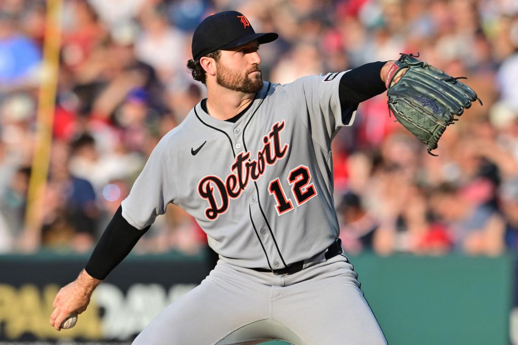 Strategies for Pitching to Succeed in Your Fantasy Baseball League