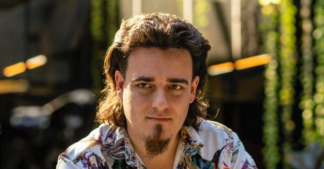 Tech Billionaire Palmer Luckey, Supporter of Trump, Contemplates Providing Laptops Produced in the USA