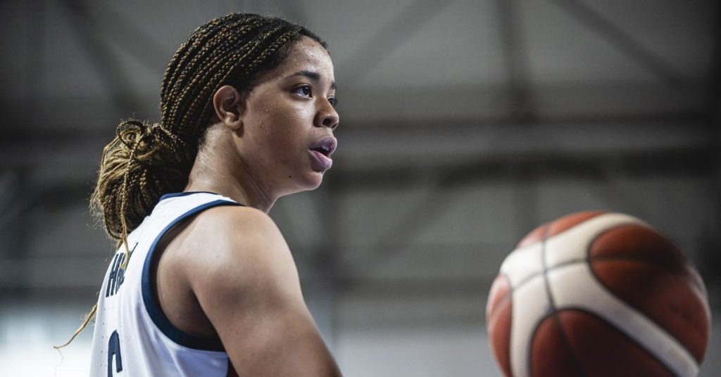 The top 2026 women’s basketball recruit is committing to a Big Ten program.