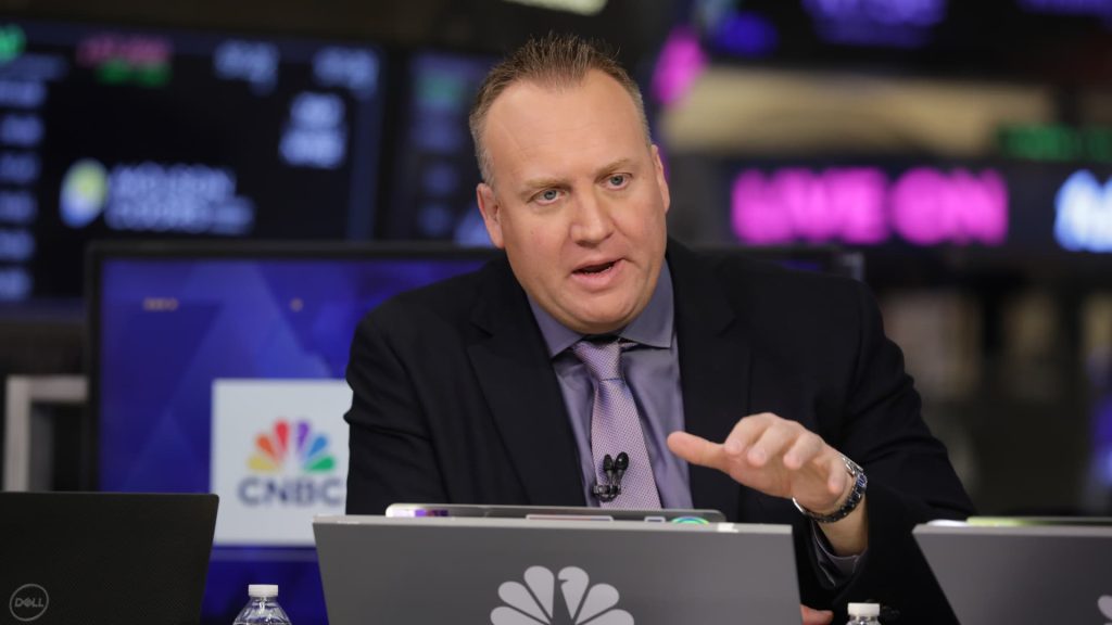 Top Stocks: How to handle two 'Top Stock' names that are struggling