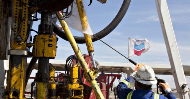 Trump Administration Allows Chevron to Restart Oil Imports from Venezuela to the U.S.