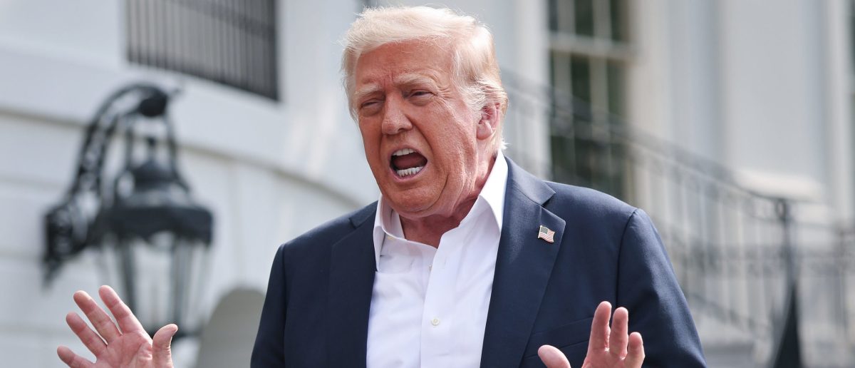 Trump Said to Send Offensive Weapons to Ukraine in Significant Shift