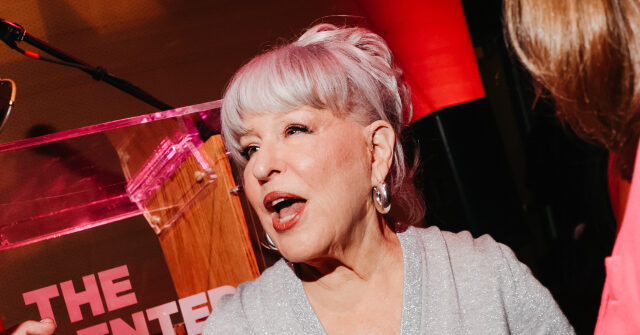 Trump 'Unsuitable for Office,' Directing Troops 'to Use Gas on Citizens and Take Them to Camps'