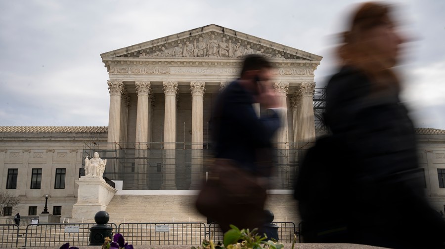 Trump achieves success in a series of Supreme Court emergency cases