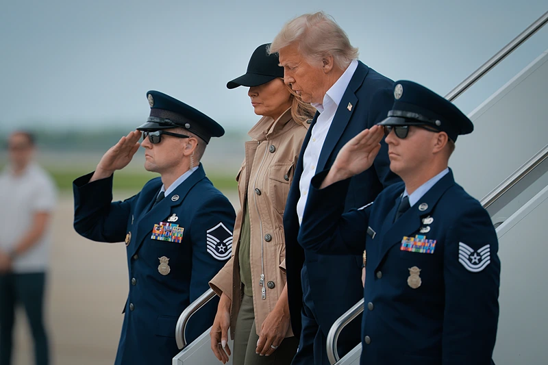 Trump and Melania arrive in Texas to evaluate the impact of deadly floods