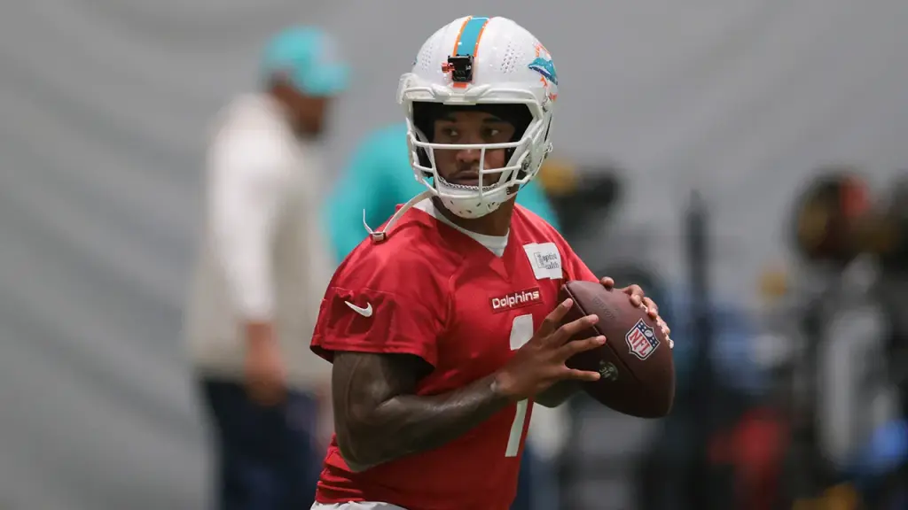 Tua Tagovailoa talks about repairing his relationship with Tyreek Hill.