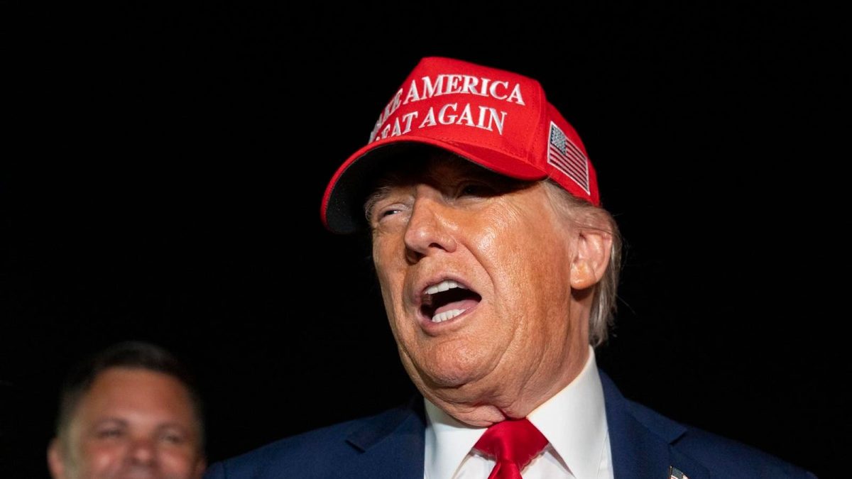 U.S. Futures Drop After Trump Announces Tariff Letters Will Be Dispatched Today