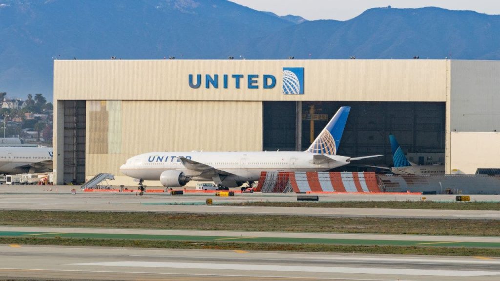 United Airlines experiences increased demand in July, anticipates a solid end to 2025.