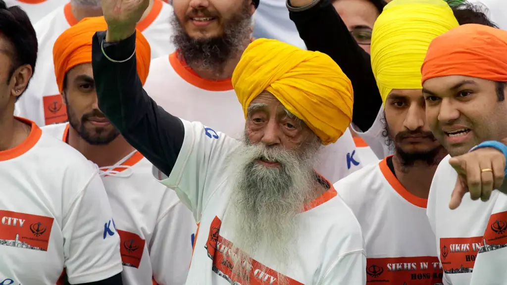 World's oldest marathon runner Fauja Singh passes away at 114 following a hit-and-run حادثہ.