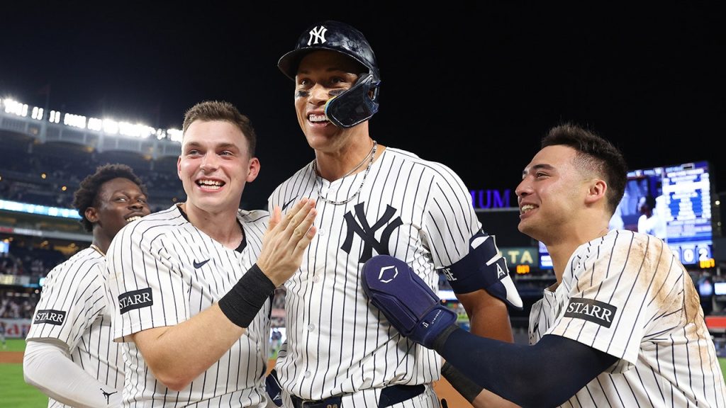 Yankees win with a walk-off after finding out about Mariners reliever's signal.