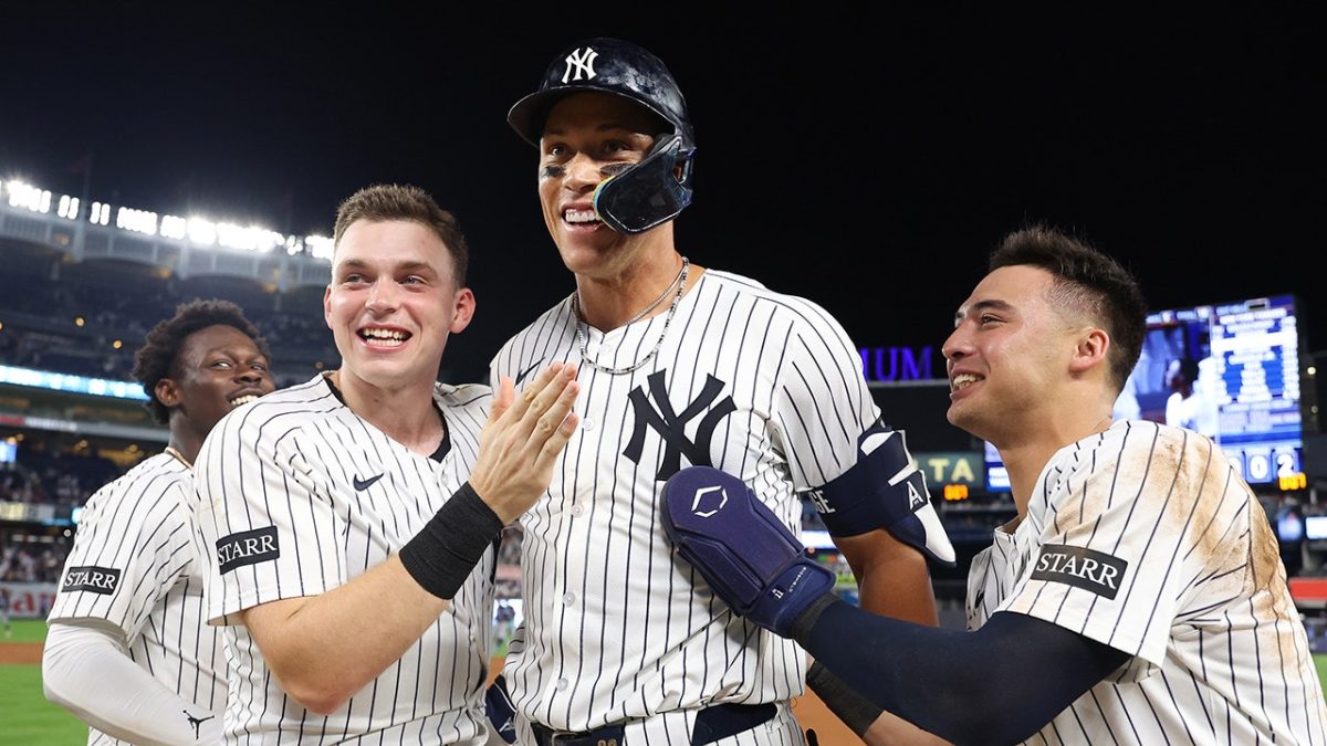 Yankees win with a walk-off after finding out about Mariners reliever's signal.