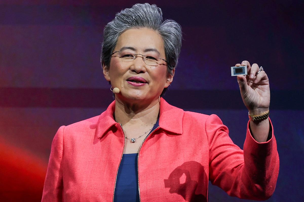 AMD reports mixed results for Q2 but provides an optimistic Q3 forecast due to AI sales.
