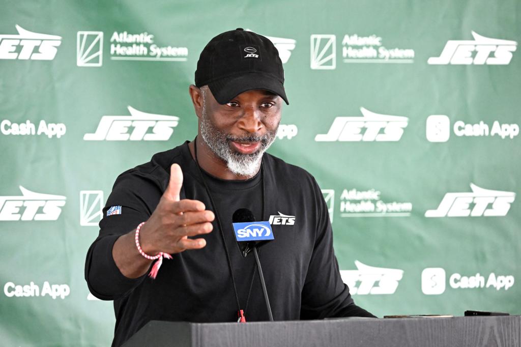 Aaron Glenn aims to address the Jets' penalty issues