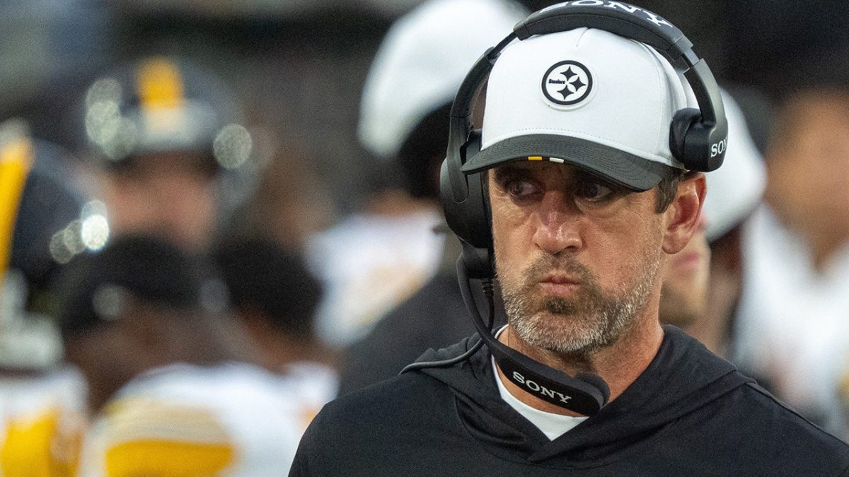 Aaron Rodgers likens himself to Joe Biden during preseason matchup with the Steelers.