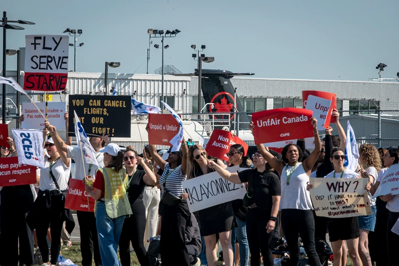 Air Canada halts all flights as more than 10,000 flight attendants strike