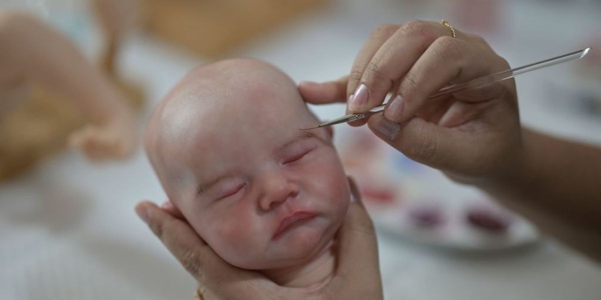 American women spending $8,000 on artificial babies