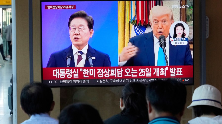 Americans overlook global news to the nation's risk