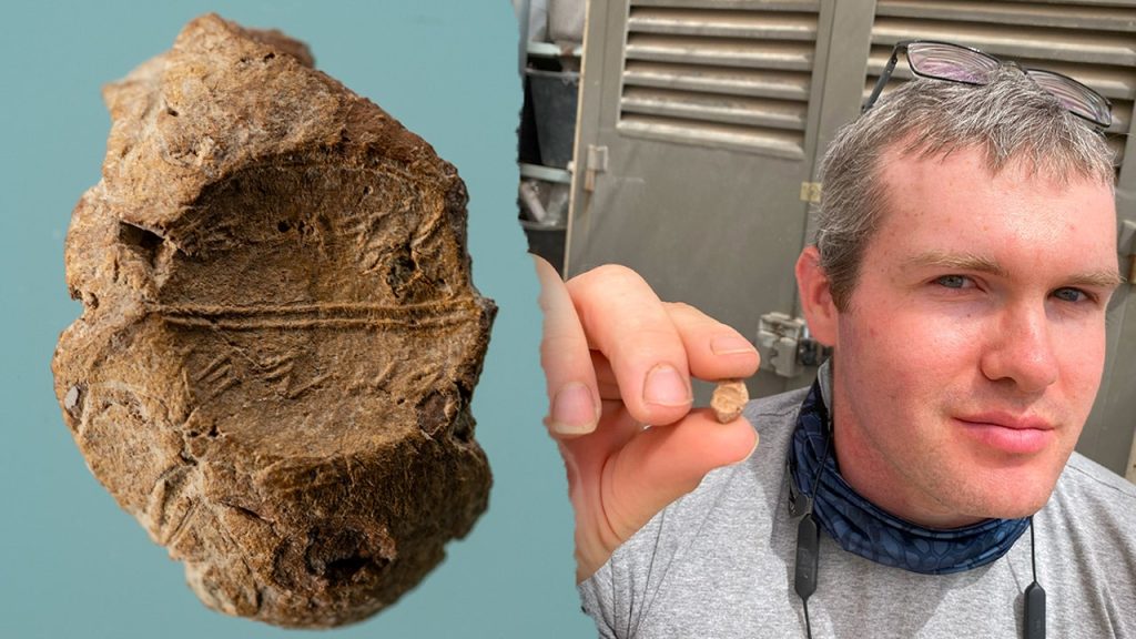 Archaeologist found a clay seal connected to the time of King Josiah in Israel.