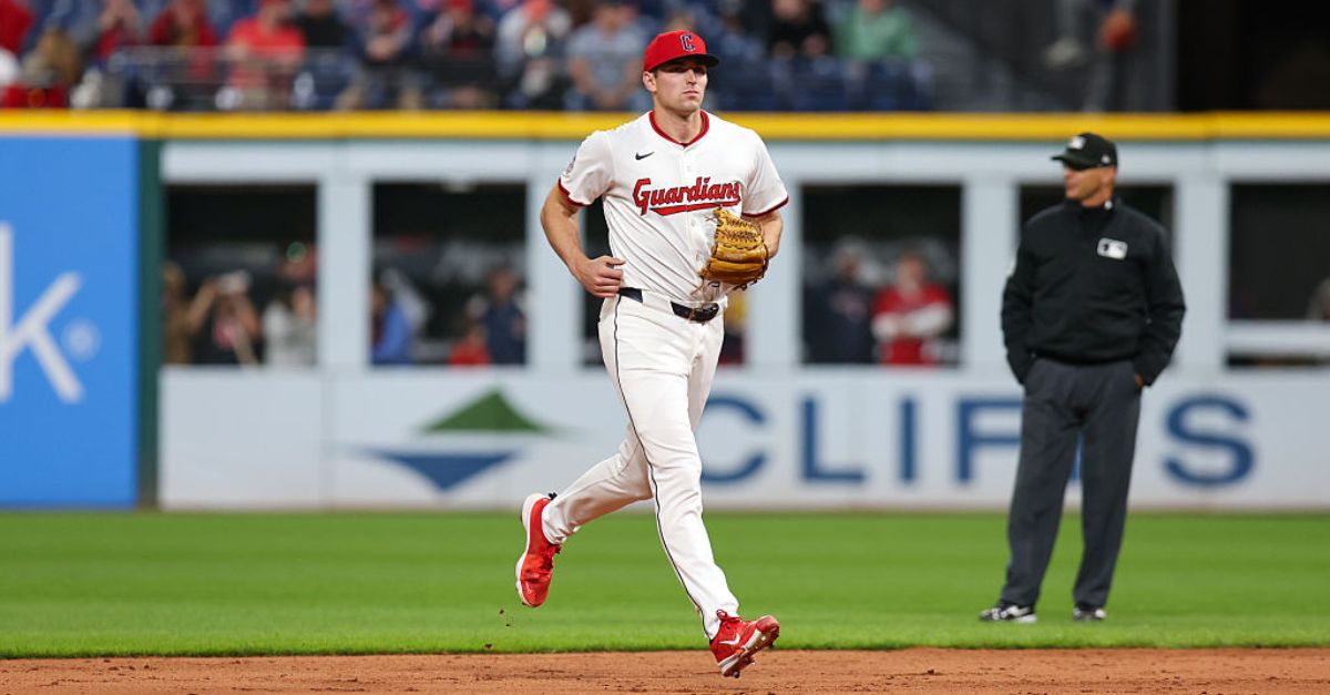 Baseball Star Pitcher Spreads Faith and Scripture with Fans in Popular Video