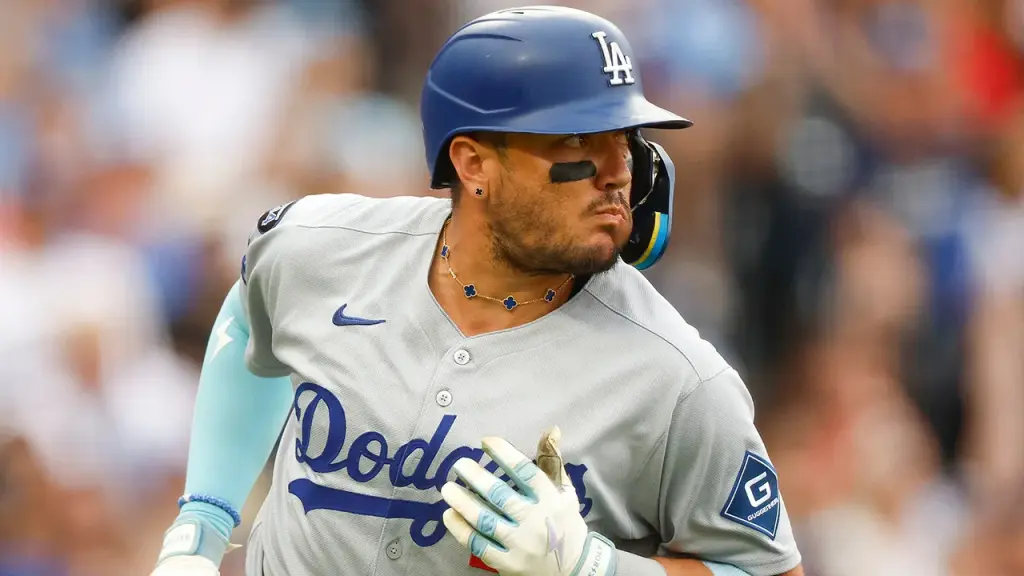 Baseball players showcase their style with luxury Van Cleef jewelry