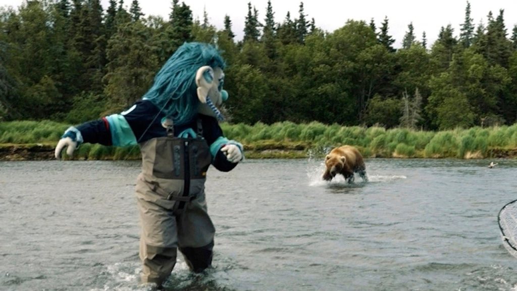 Bear attacks Kraken mascot while fishing