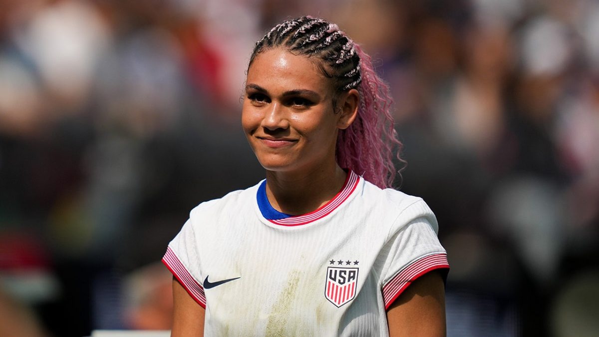 Ben Shelton smiles at Trinity Rodman's lighthearted comment after moving forward in the US Open.