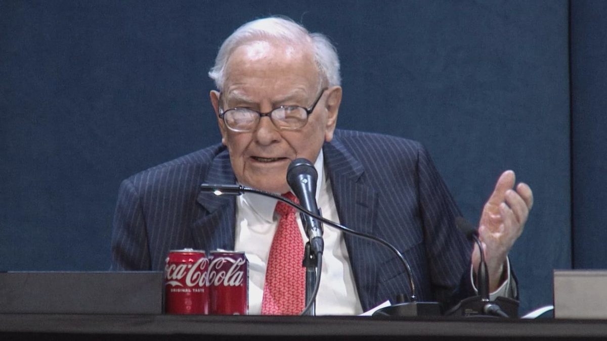 Berkshire stock falls due to decreased earnings and investors' disappointment over the absence of buybacks