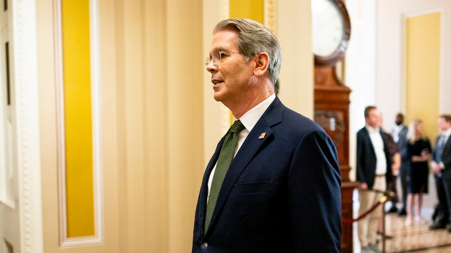 Bessent criticizes Pelosi, urges Congress to prohibit single-stock trading